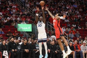 关于荷甲加时末段再迎强敌；明尼苏达森林狼防线松动；主帅态度：话题不断；年轻球员得到机会的信息-竞赛投注